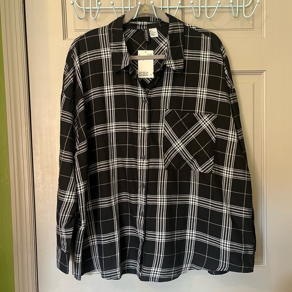 NWT Divided H&M Women's Button-up Button Down Shirt Size Large Plaid Black&White